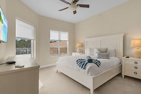 Manatee Bay #721: Waterfront Condo W/ Bay Views & Pool 3 Bedroom Condo