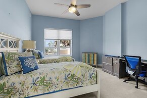 Manatee Bay #721: Waterfront Condo W/ Bay Views & Pool 3 Bedroom Condo