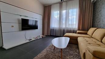 Central Apartment Shishman