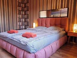 Central Apartment Shishman