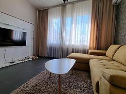 Central Apartment Shishman