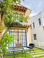 Deluxe 4 Br Warm Villa - Novaworld PT