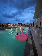 Deluxe 4 Br Warm Villa - Novaworld PT