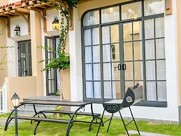 Deluxe 4 Br Warm Villa - Novaworld PT