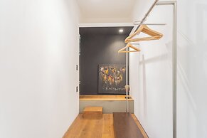 Design Loft With Private Parking
