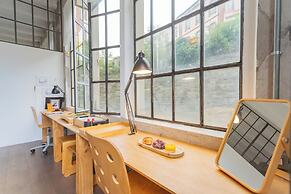 Design Loft With Private Parking