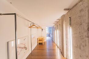 Design Loft With Private Parking