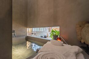 Design Loft With Private Parking