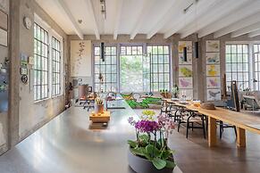 Design Loft With Private Parking