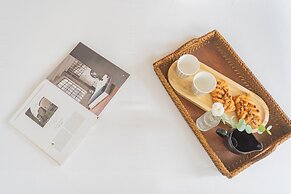 Design Loft With Private Parking