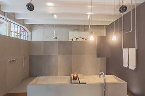 Design Loft With Private Parking