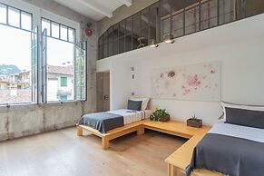 Design Loft With Private Parking