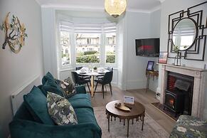 Coastal Breeze With Seaview By My Getaways