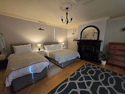 Benroe House - 5 Bedrooms