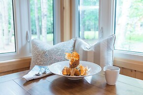 Haliburton Post House