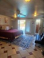 Camaray Motel