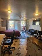 Camaray Motel