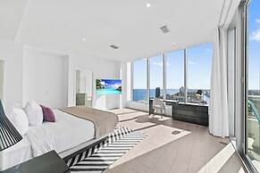 2BR Ocean Penthouse: Private Terrace & Hot Tub