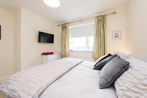 2br-sleeps4-parking-nearcork-6mintoairport