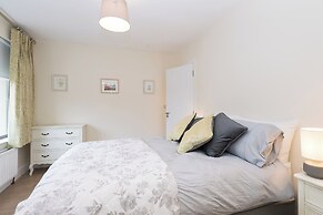 2br-sleeps4-parking-nearcork-6mintoairport