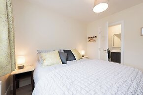 2br-sleeps4-parking-nearcork-6mintoairport