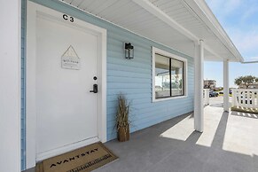 Walk to the Sand! Ocean Views, Balcony & Parking Sunset Surf