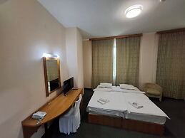 EXPO Hotel