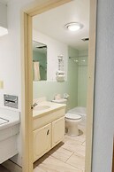 Shamrock Kings Inn By Oyo Marked Tree I-555