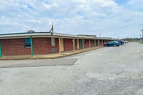 Shamrock Kings Inn By Oyo Marked Tree I-555