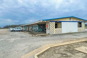Shamrock Kings Inn By Oyo Marked Tree I-555