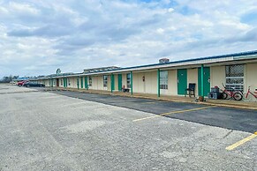 Shamrock Kings Inn By Oyo Marked Tree I-555
