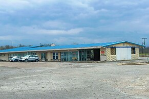 Shamrock Kings Inn By Oyo Marked Tree I-555
