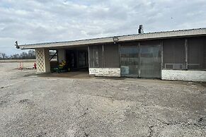 Shamrock Kings Inn By Oyo Marked Tree I-555