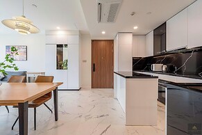 Metropole Residences Luxury Suite