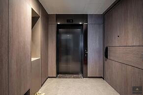 Metropole Residences Luxury Suite