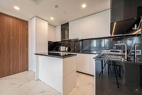 Metropole Residences Luxury Suite