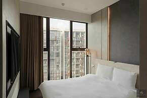 Metropole Residences Luxury Suite