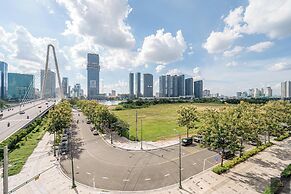 Metropole Residences Luxury Suite