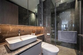 Metropole Residences Luxury Suite