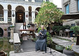 White House Monet Garden Coffee