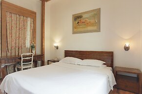 White House Monet Garden Coffee