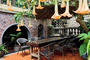 White House Monet Garden Coffee