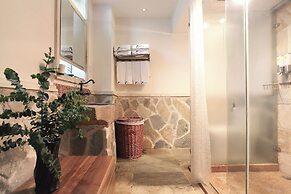 White House Monet Garden Coffee