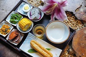 White House Monet Garden Coffee