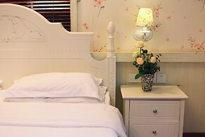 White House Monet Garden Coffee