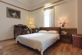 White House Monet Garden Coffee