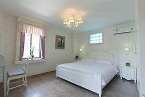 White House Monet Garden Coffee