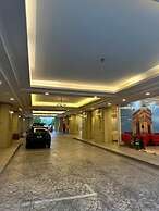 Champs Elysees Homestay by Landmark