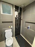 Champs Elysees Homestay by Landmark