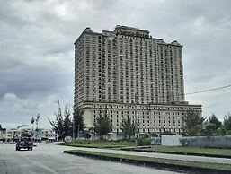 Champs Elysees Homestay by Landmark